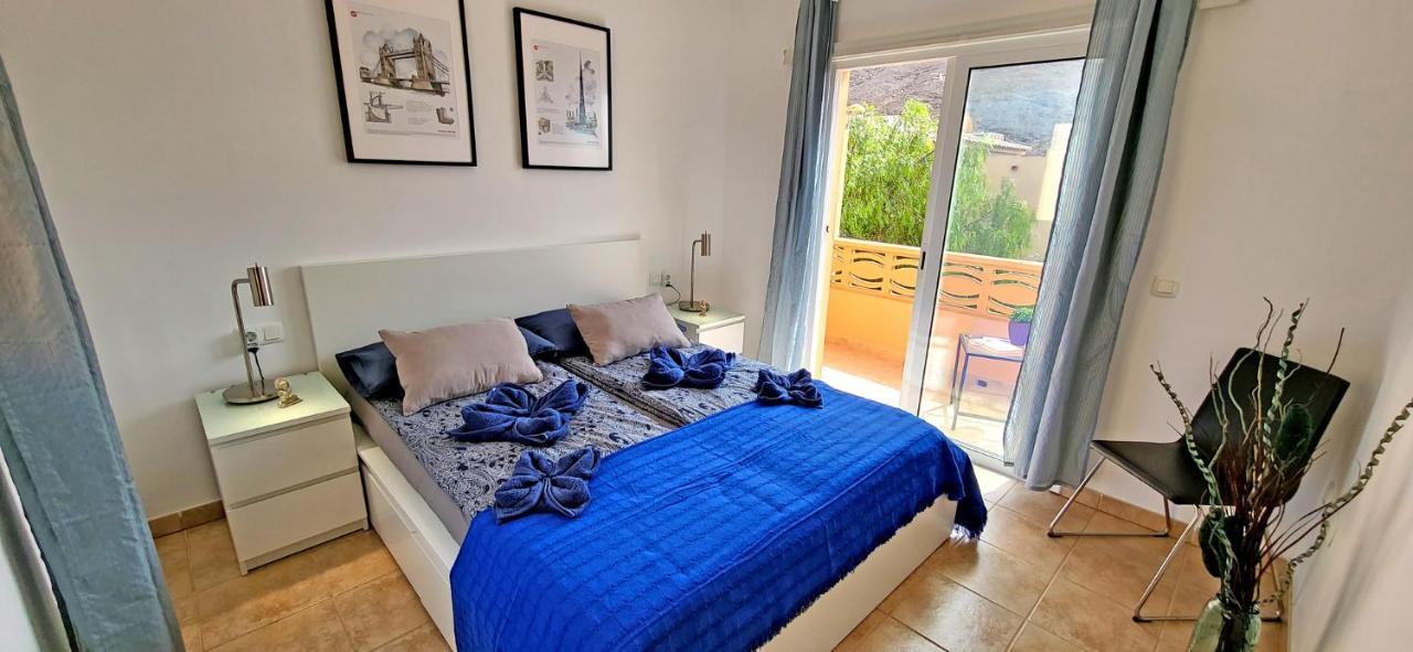 Sun & Ocean In Holiday home *